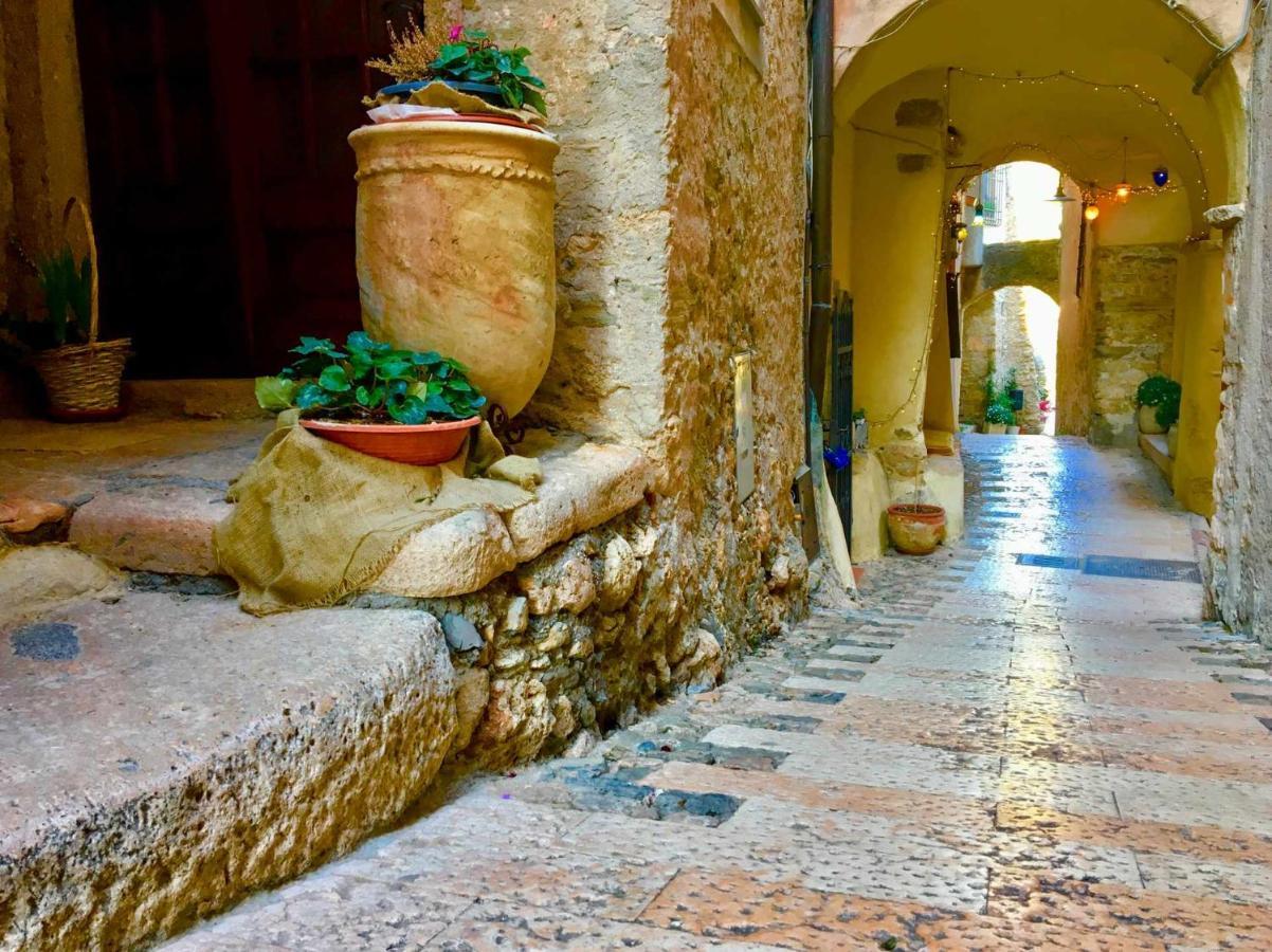Le Torri Riviera Holiday Альбенга Экстерьер фото