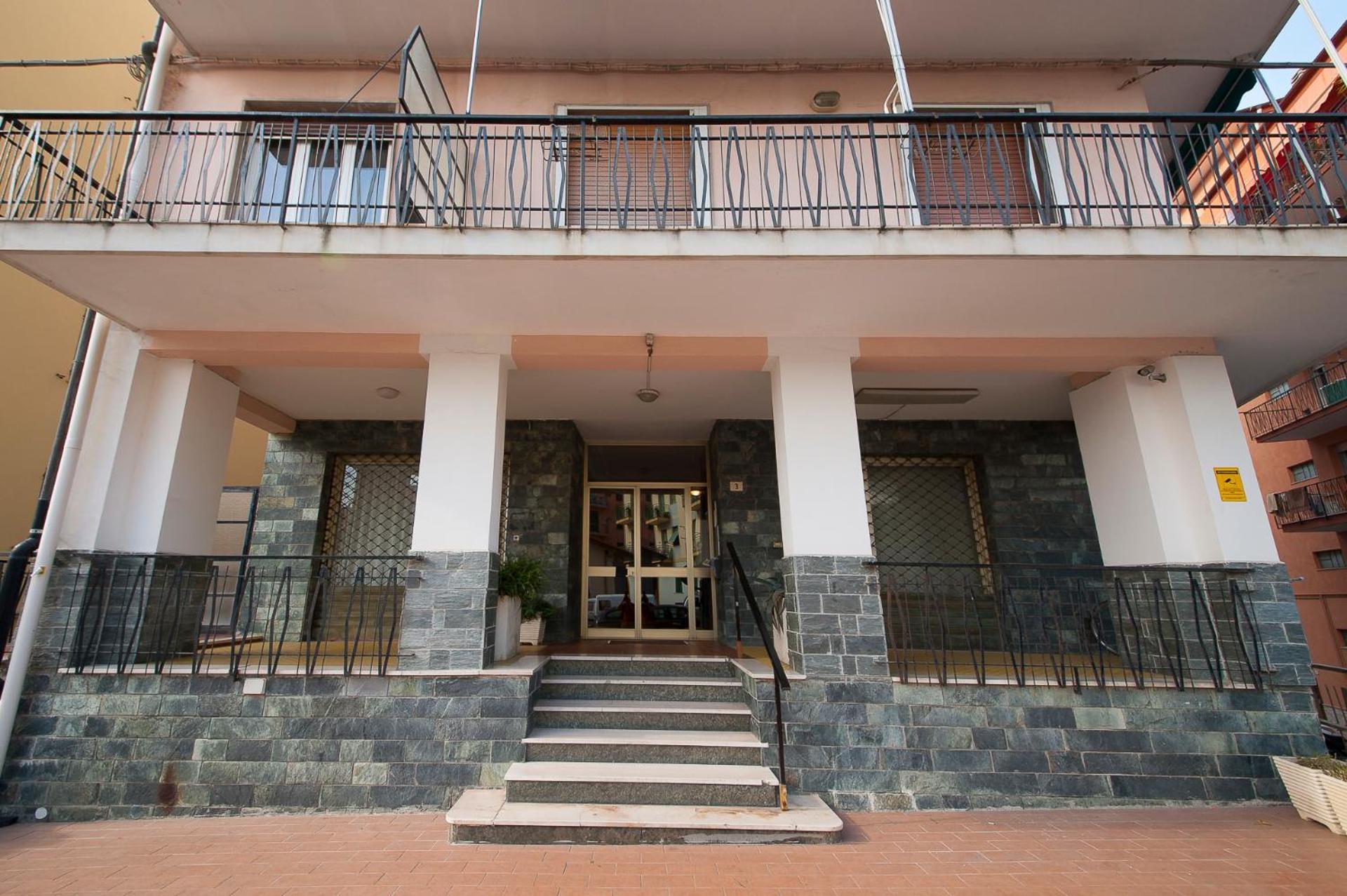 Le Torri Riviera Holiday Альбенга Экстерьер фото